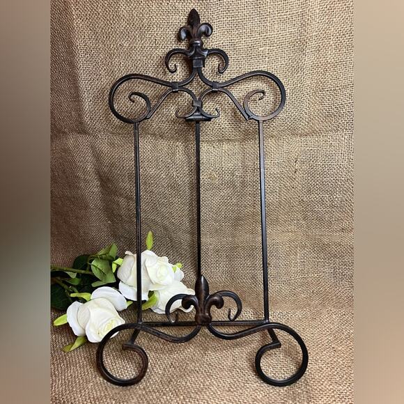 Elegant Bronze brown Metal Easel Stand Fleur de lis - Picture 1 of 4